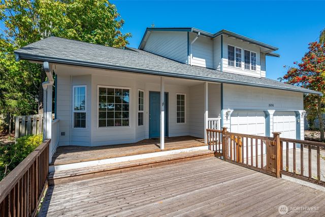 2090 SW Putnam Drive, Oak Harbor, WA 98277