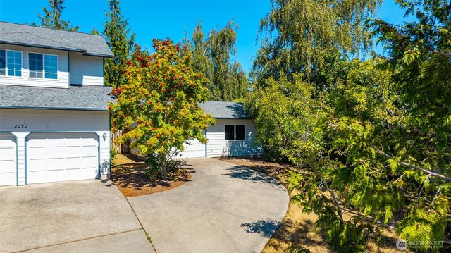 2090 SW Putnam Drive, Oak Harbor, WA 98277