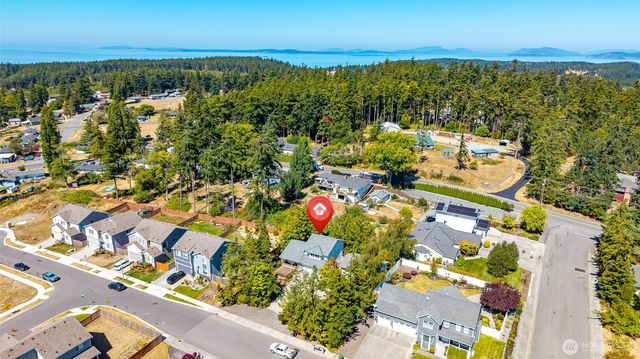 2090 SW Putnam Drive, Oak Harbor, WA 98277