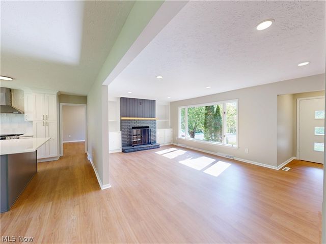 10635 Hickory Hill Court, Kirtland, OH 44094