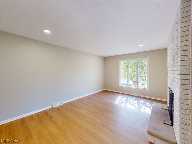 10635 Hickory Hill Court, Kirtland, OH 44094