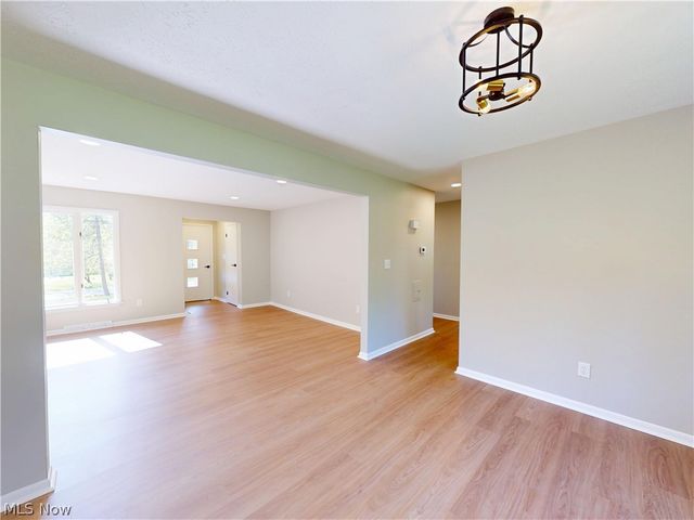 10635 Hickory Hill Court, Kirtland, OH 44094