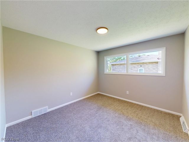 10635 Hickory Hill Court, Kirtland, OH 44094