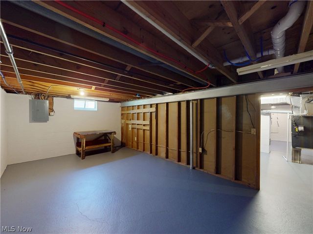 10635 Hickory Hill Court, Kirtland, OH 44094