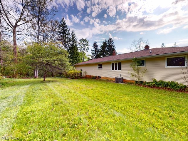 10635 Hickory Hill Court, Kirtland, OH 44094