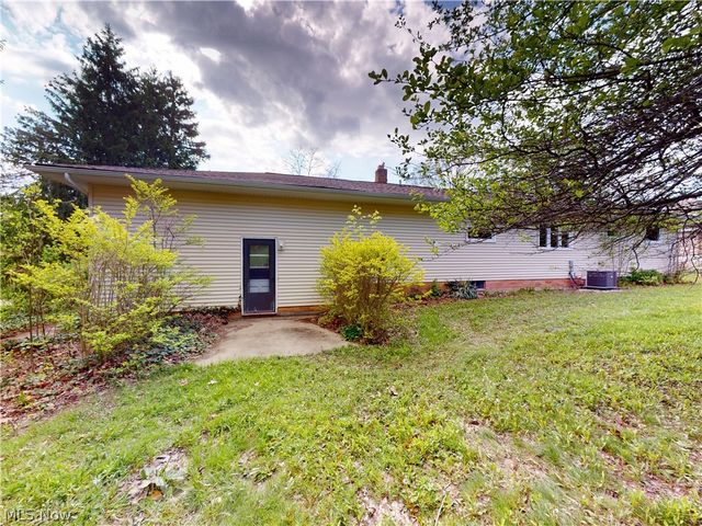 10635 Hickory Hill Court, Kirtland, OH 44094