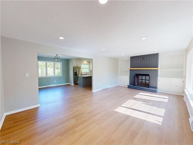 10635 Hickory Hill Court, Kirtland, OH 44094