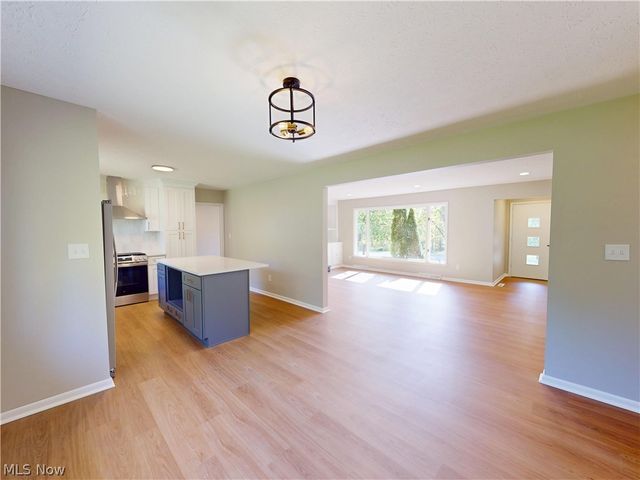 10635 Hickory Hill Court, Kirtland, OH 44094
