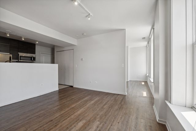 30 E Roosevelt Road 204, Chicago, IL 60605