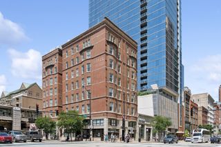 30 E Roosevelt Road 204, Chicago, IL 60605