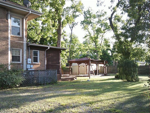 1007 N Center Street, Bonham, TX 75418