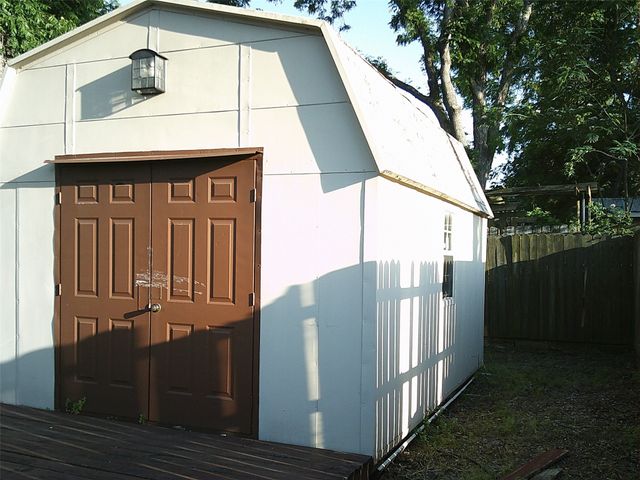 1007 N Center Street, Bonham, TX 75418