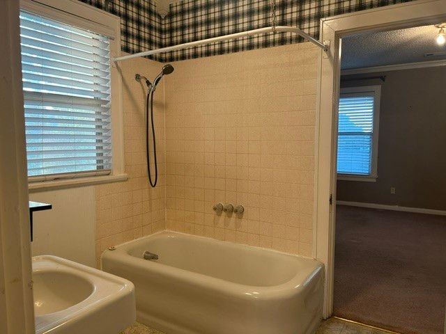 1007 N Center Street, Bonham, TX 75418