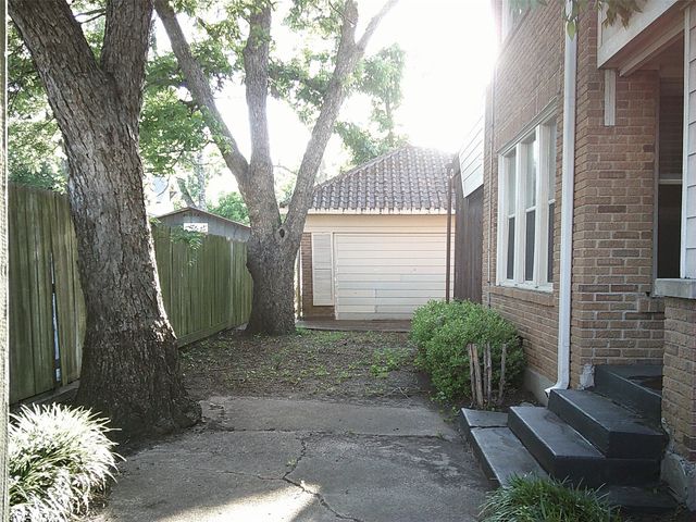 1007 N Center Street, Bonham, TX 75418
