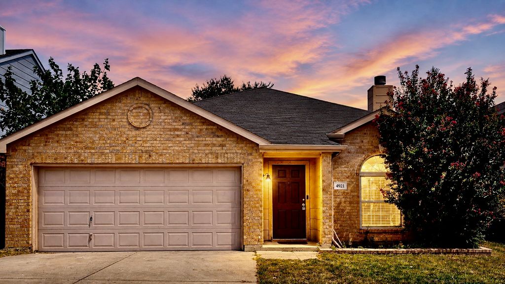 4921 Stirrup Way, Fort Worth, TX 76244