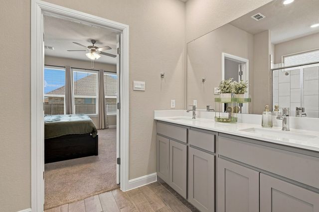 5236 Meadow Lane, Krum, TX 76249