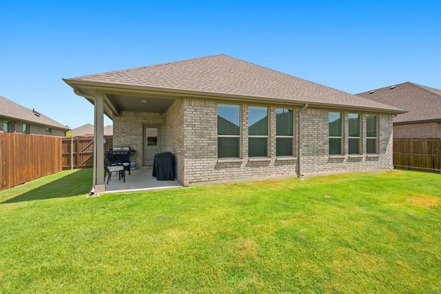 5236 Meadow Lane, Krum, TX 76249