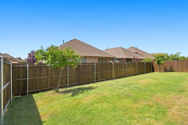 5236 Meadow Lane, Krum, TX 76249