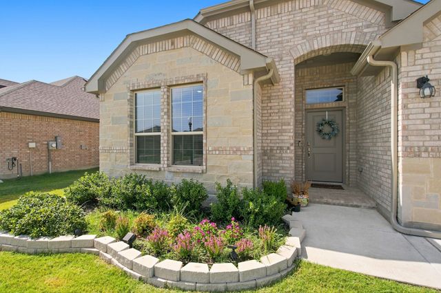 5236 Meadow Lane, Krum, TX 76249