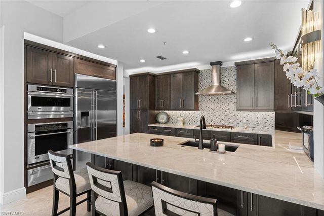 3695 Montreux LN # 8, Naples, FL 34114