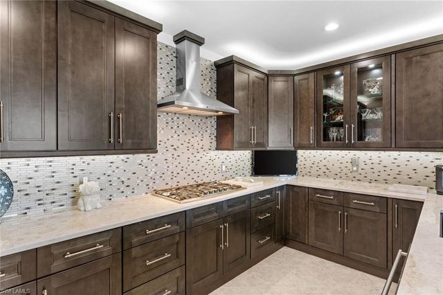 3695 Montreux LN # 8, Naples, FL 34114