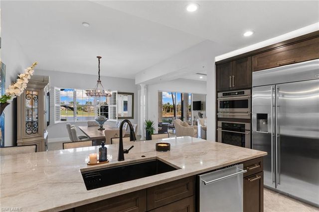 3695 Montreux LN # 8, Naples, FL 34114