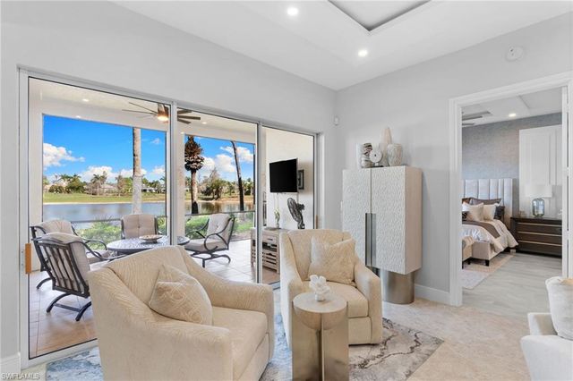 3695 Montreux LN # 8, Naples, FL 34114