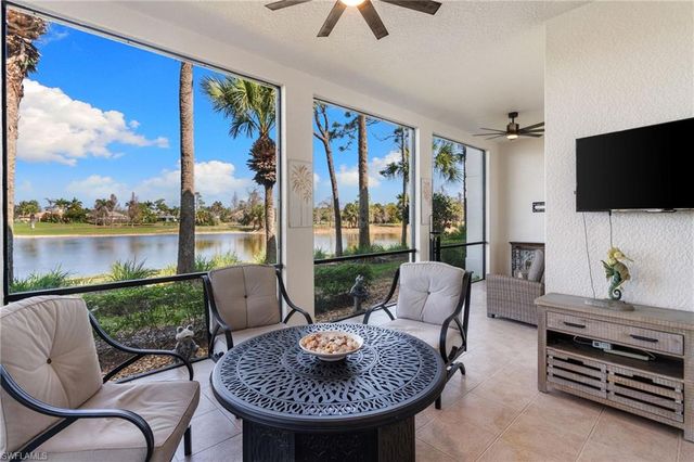 3695 Montreux LN # 8, Naples, FL 34114