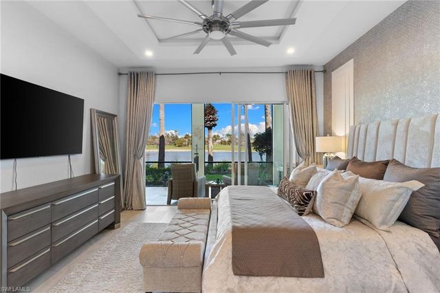 3695 Montreux LN # 8, Naples, FL 34114