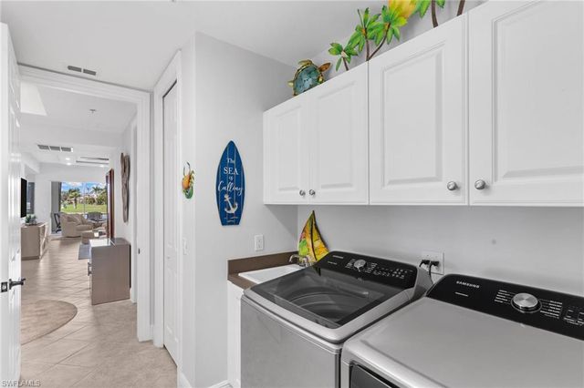 3695 Montreux LN # 8, Naples, FL 34114