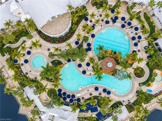 3695 Montreux LN # 8, Naples, FL 34114