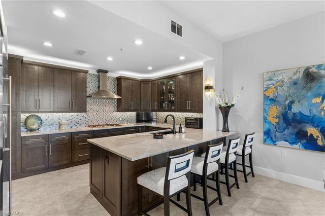 3695 Montreux LN # 8, Naples, FL 34114