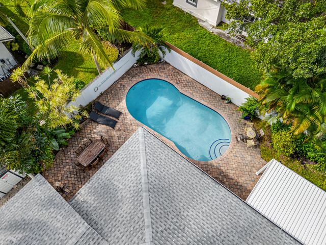 2421 SW 29th Way, Fort Lauderdale, FL 33312