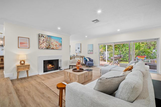 2421 SW 29th Way, Fort Lauderdale, FL 33312