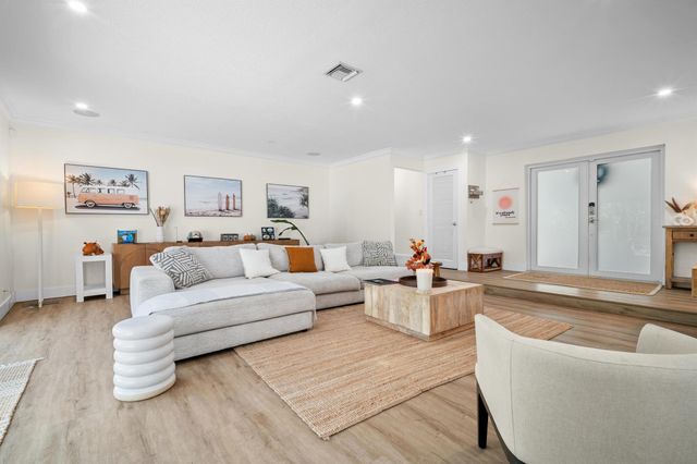 2421 SW 29th Way, Fort Lauderdale, FL 33312