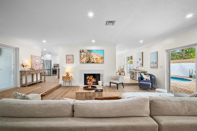 2421 SW 29th Way, Fort Lauderdale, FL 33312