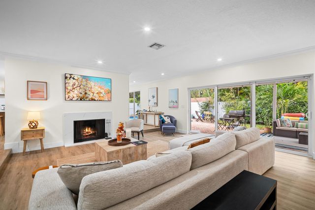 2421 SW 29th Way, Fort Lauderdale, FL 33312