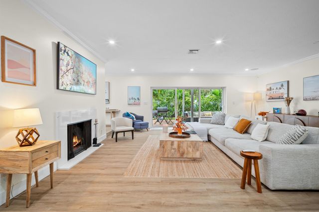 2421 SW 29th Way, Fort Lauderdale, FL 33312