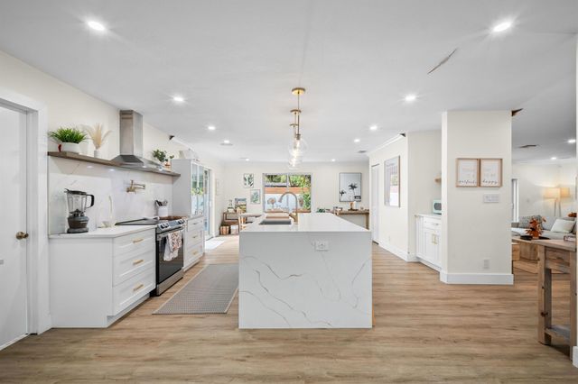 2421 SW 29th Way, Fort Lauderdale, FL 33312