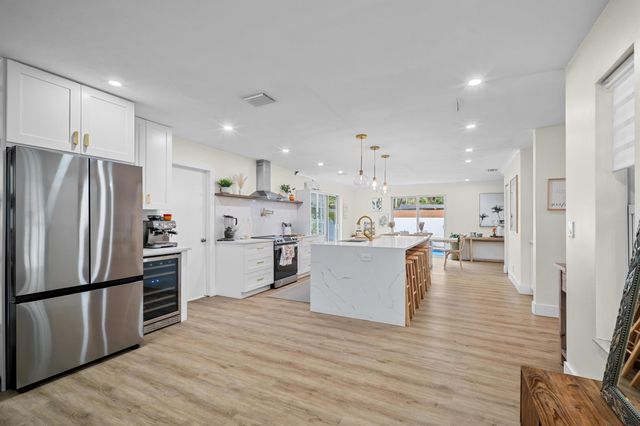 2421 SW 29th Way, Fort Lauderdale, FL 33312