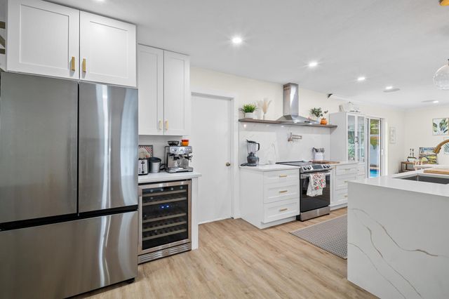 2421 SW 29th Way, Fort Lauderdale, FL 33312