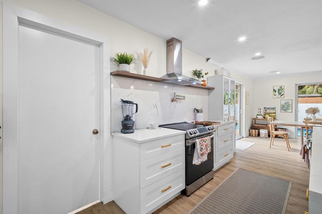 2421 SW 29th Way, Fort Lauderdale, FL 33312