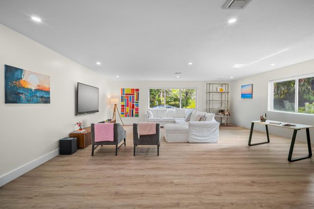 2421 SW 29th Way, Fort Lauderdale, FL 33312