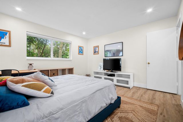 2421 SW 29th Way, Fort Lauderdale, FL 33312