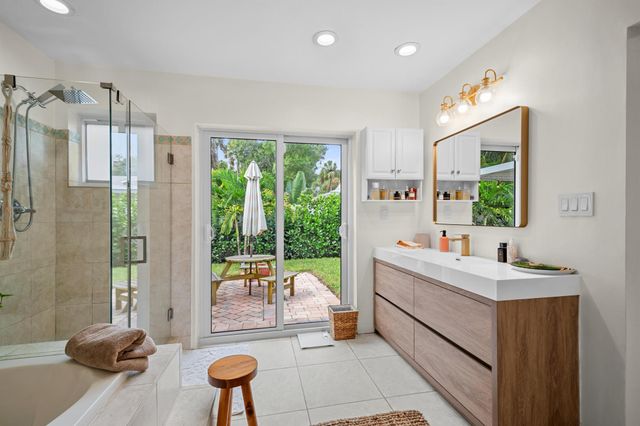 2421 SW 29th Way, Fort Lauderdale, FL 33312