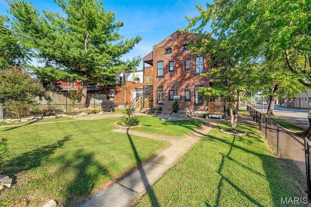 7227 Pennsylvania Avenue, St Louis, MO 63111