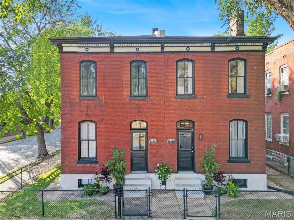 7227 Pennsylvania Avenue, St Louis, MO 63111