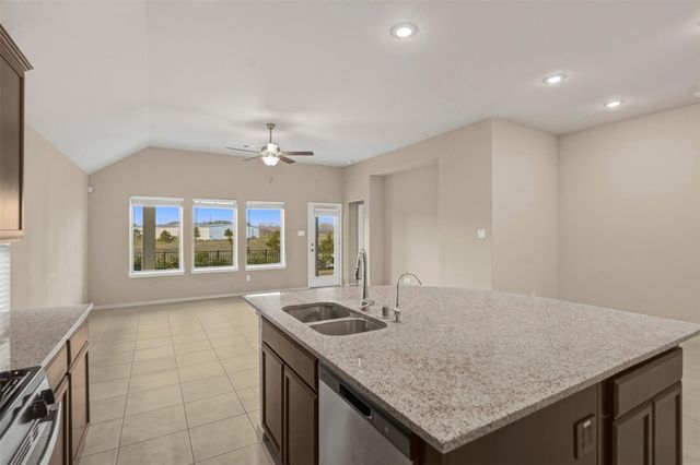 1322 Wild Mustang Trail, Richmond, TX 77406