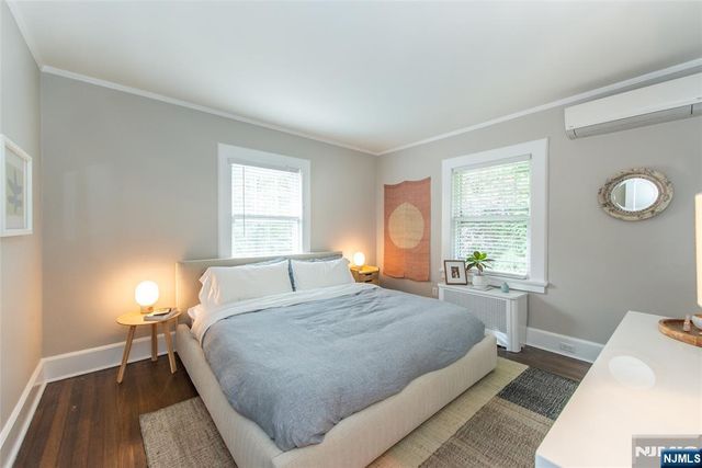 34 Oakwood Avenue, Montclair, NJ 07043
