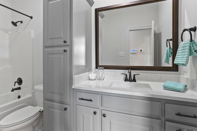 39561 Hernando De Soto Dr, Darrow, LA 70725